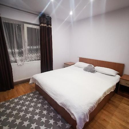 Feelhome Apartment Călimăneşti Eksteriør billede